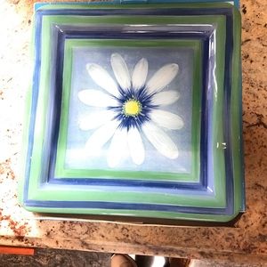 White Daisy Tray